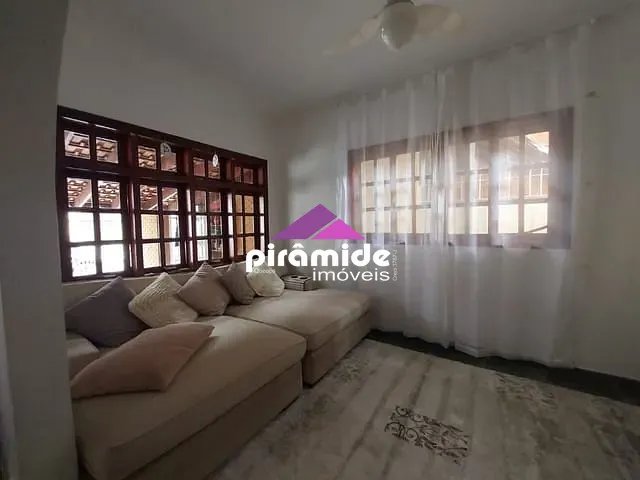 Casa com 252m² 4 quartos e 2 banheiros, à venda, no bairro Urbanova em São José dos Campos