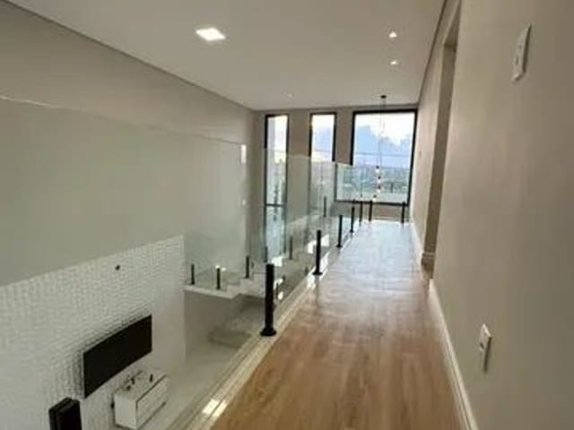 Casa com 307m² 4 quartos e 4 banheiros, à venda, no bairro Jardim Marlene Miranda em Taubaté