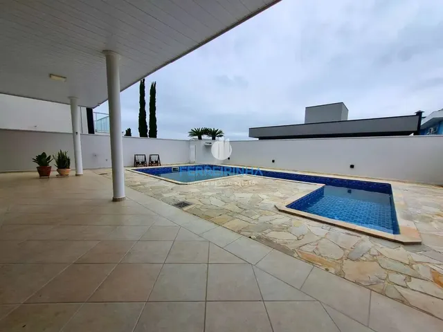 Casa com 375m² 4 quartos e 6 banheiros, para alugar, no bairro Urbanova em São José Dos Campos