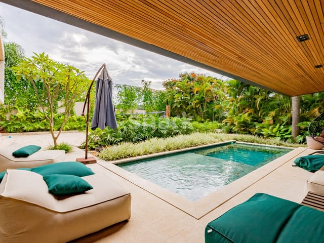 Casa com 1004m² 4 quartos e 5 banheiros, à venda ou para alugar, no bairro Alphaville Residencial Um em Barueri