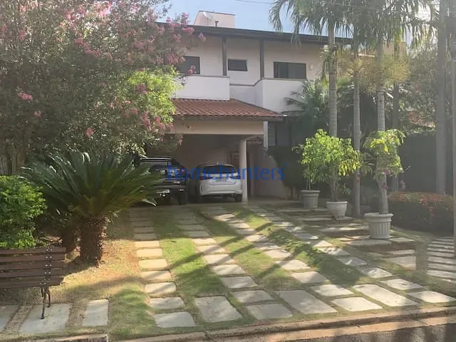 Casa, 4 quartos, 241 m² - Foto 1