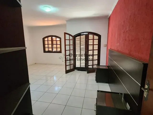 Casa com 220m² 3 quartos e 3 banheiros, à venda, no bairro Loteamento Villa Branca em Jacareí