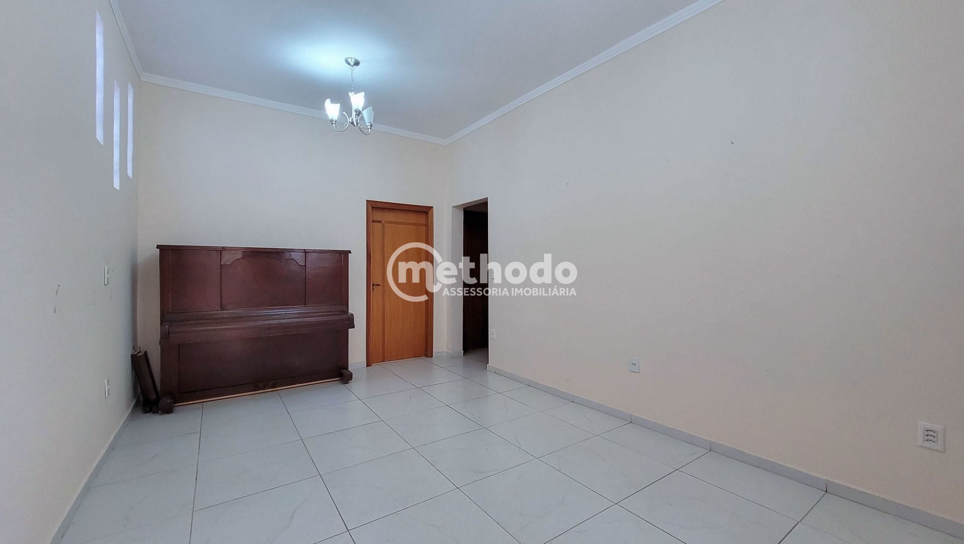 Casa, 6 quartos, 250 m² - Foto 4