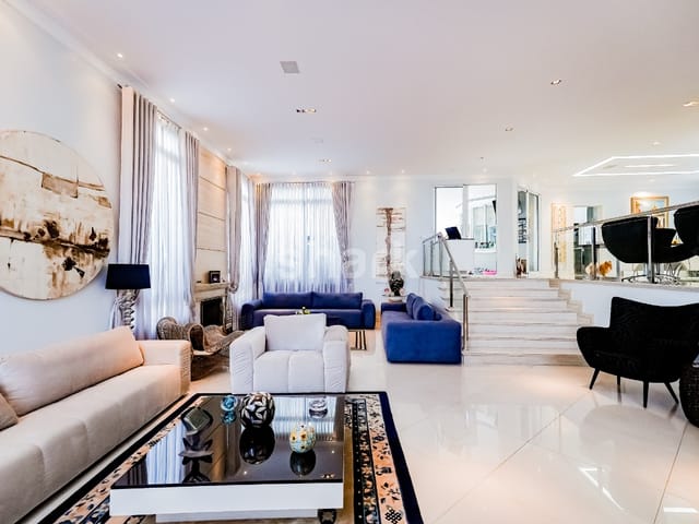 Casa com 711m² 4 quartos e 7 banheiros, à venda, no bairro Alphaville em Santana de Parnaíba