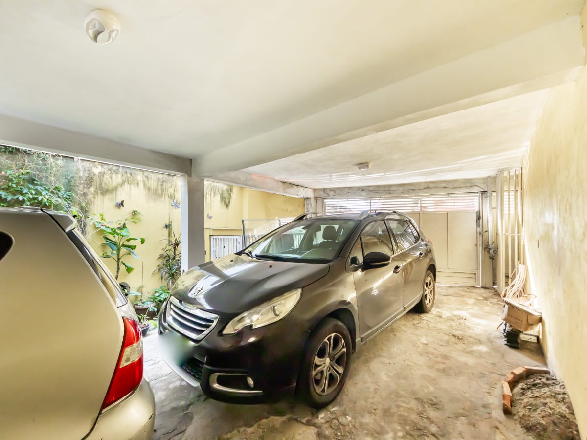 Foto do Casa-Casa tipo para venda em Vila Fanton com 2 quartos, sendo 2 suítes, 302m²