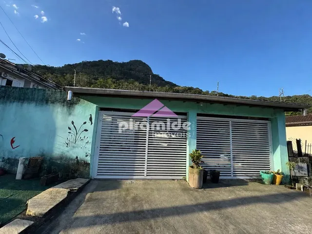 Casa com 1584m² 7 quartos e 8 banheiros, à venda, no bairro Cidade Jardim em Caraguatatuba