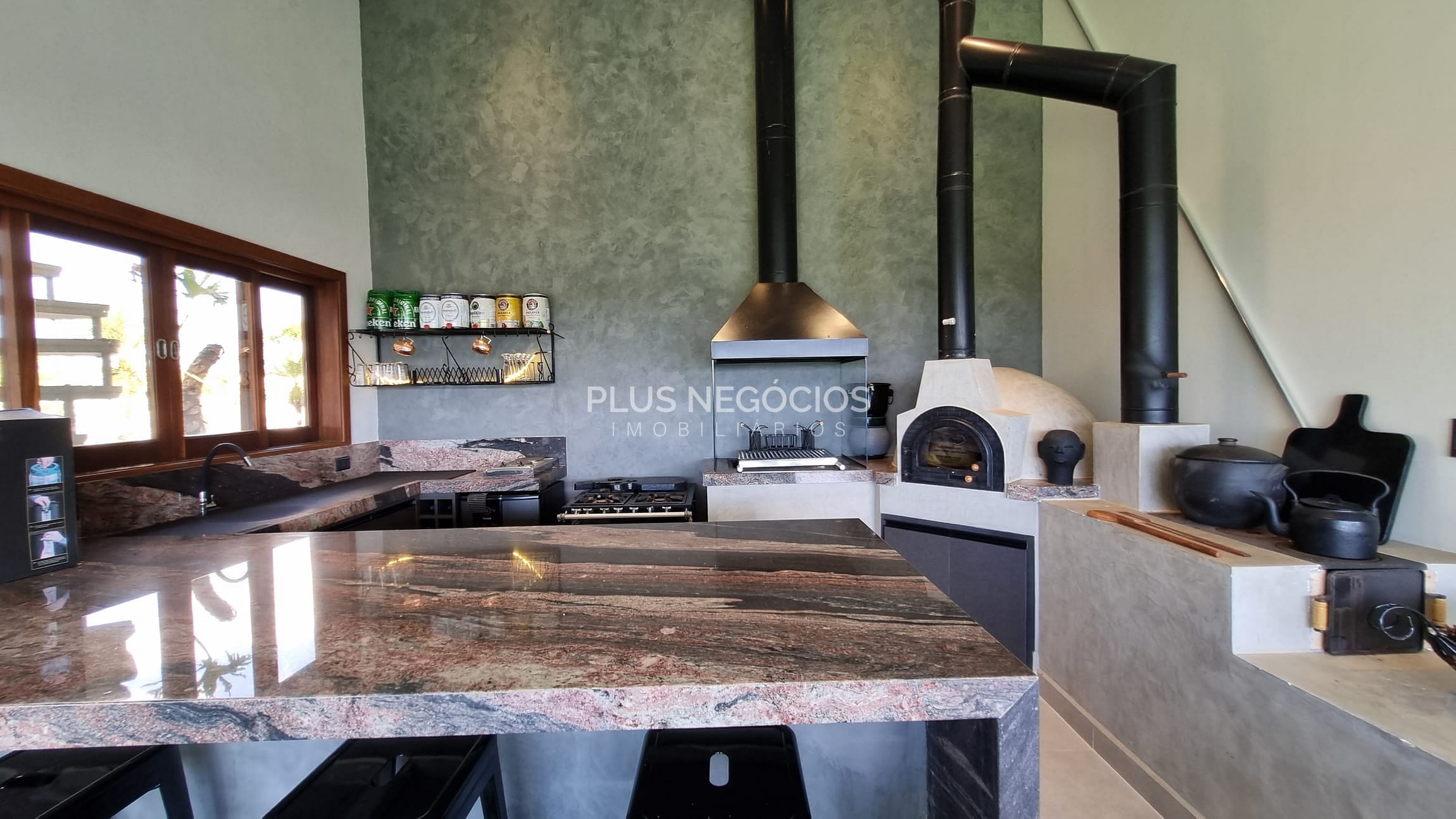 Casa à venda com 3 quartos, 323m² - Foto 7