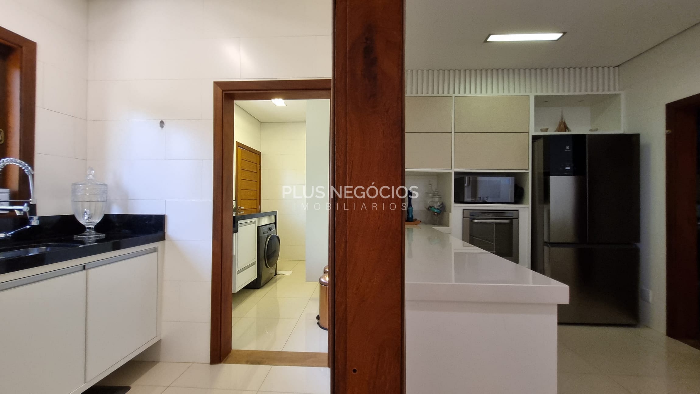 Casa à venda com 3 quartos, 323m² - Foto 20