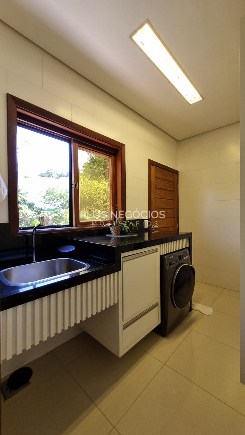 Casa à venda com 3 quartos, 323m² - Foto 21