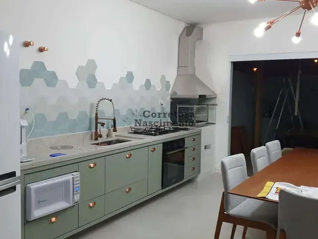 Casa com 212m² 4 quartos e 2 banheiros, à venda, no bairro Jardim Jacinto em Jacareí