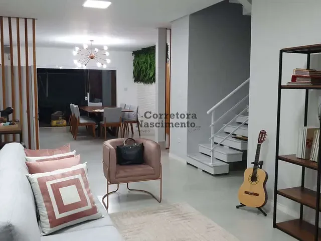 Casa com 212m² 4 quartos e 2 banheiros, à venda, no bairro Jardim Jacinto em Jacareí