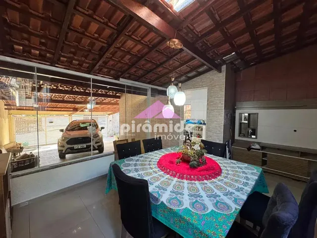 Casa com 360m² 4 quartos e 4 banheiros, à venda, no bairro Cidade Jardim em Caraguatatuba