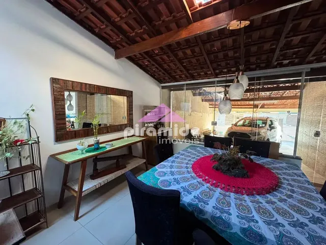 Casa com 360m² 4 quartos e 4 banheiros, à venda, no bairro Cidade Jardim em Caraguatatuba
