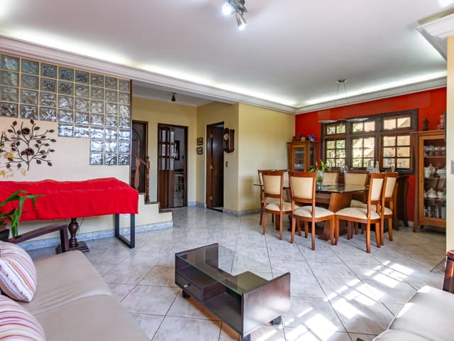 Casa com 160m² 4 quartos e 4 banheiros, à venda, no bairro Vila São Paulo - Cidade Ademar em São Paulo