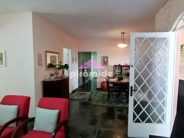 Casa com 10m² 3 quartos e 3 banheiros, à venda, no bairro Bosque dos Eucaliptos em São José Dos Campos
