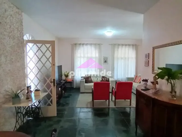 Casa com 10m² 3 quartos e 3 banheiros, à venda, no bairro Bosque dos Eucaliptos em São José Dos Campos