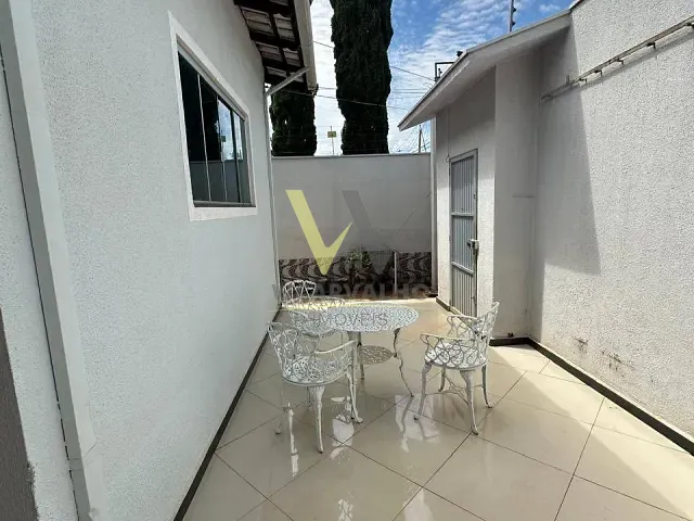 Casa com 375m² 4 quartos e 2 banheiros, à venda, no bairro Alvorada em Anápolis
