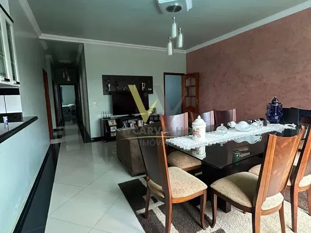 Casa com 375m² 4 quartos e 2 banheiros, à venda, no bairro Alvorada em Anápolis