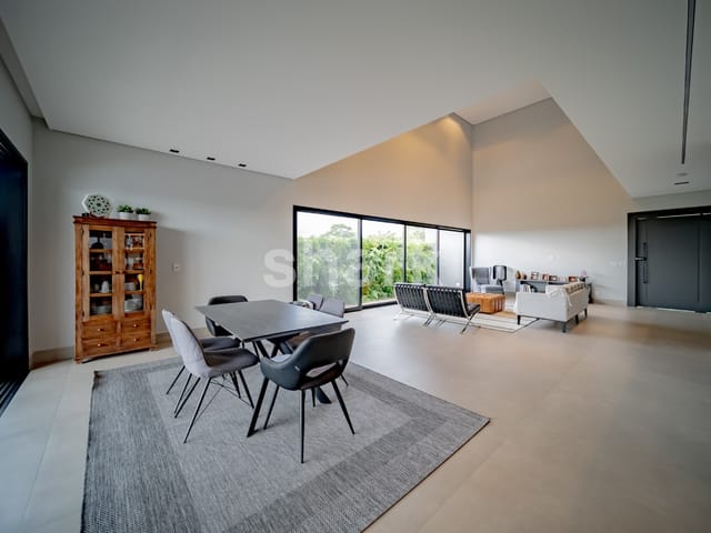 Casa com 390m² 4 quartos e 6 banheiros, à venda, no bairro Alphaville em Santana de Parnaíba