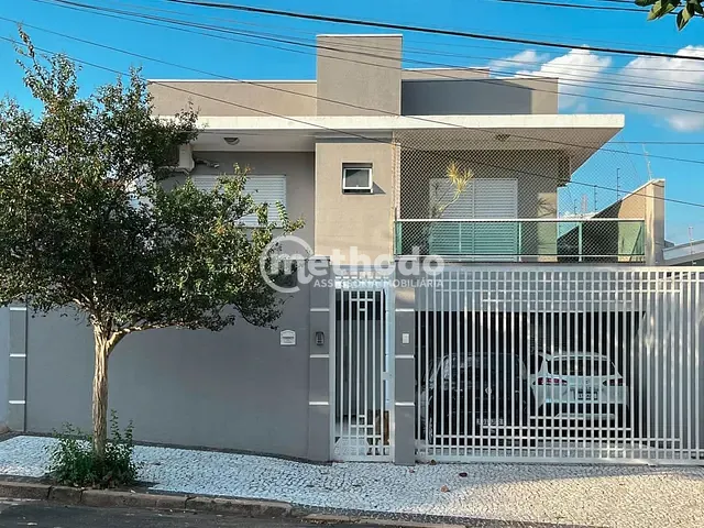 Casa com 300m² 33 quartos e 4 banheiros, à venda, no bairro Taquaral em Campinas