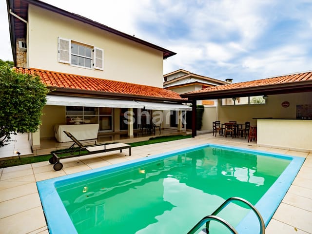 Casa com 400m² 4 quartos e 5 banheiros, à venda, no bairro Alphaville em Santana de Parnaíba