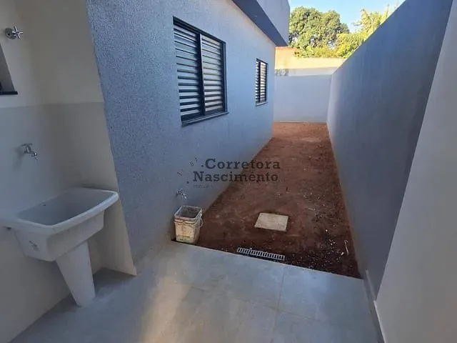Casa 2 quartos e 2 banheiros, à venda ou para alugar, no bairro Residencial Dunamis em São José dos Campos