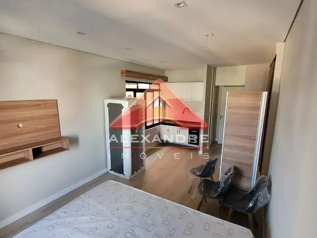 Casa com 10m² 1 quarto e 1 banheiro, para alugar, no bairro Vila Industrial em São José Dos Campos