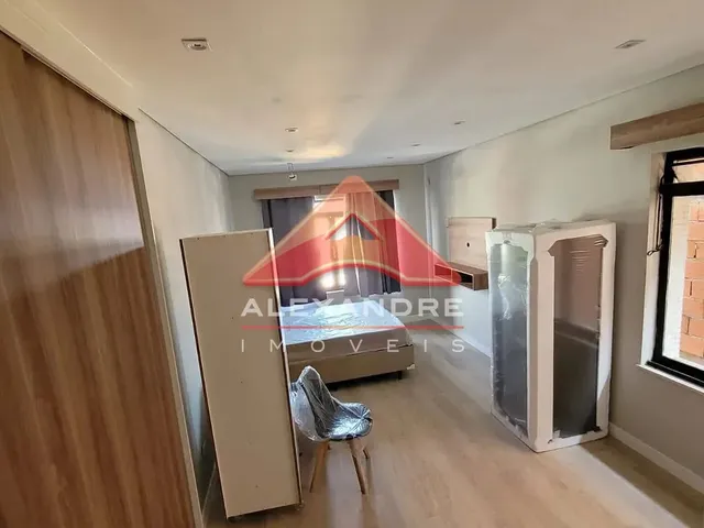 Casa com 10m² 1 quarto e 1 banheiro, para alugar, no bairro Vila Industrial em São José Dos Campos