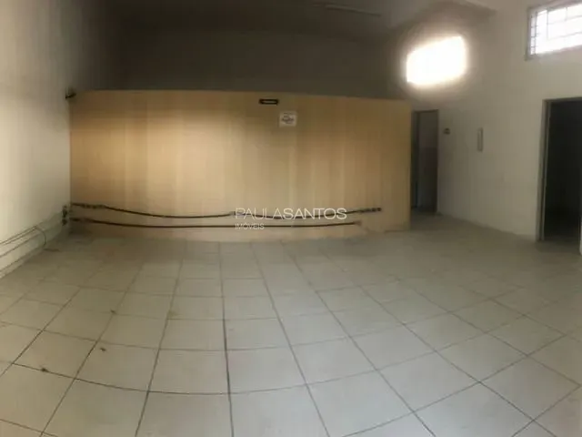Casa com 250m² 2 quartos e 3 banheiros, à venda, no bairro Parque Vitória Régia em Sorocaba