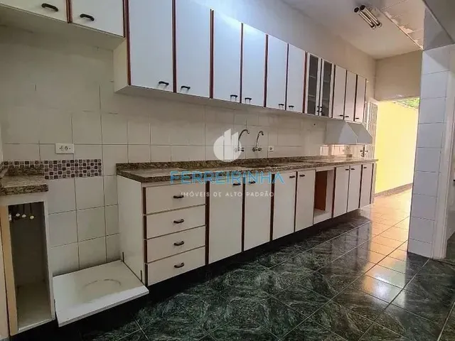 Casa com 325m² 4 quartos e 5 banheiros, para alugar, no bairro Urbanova em São José Dos Campos