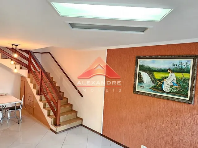 Casa com 180m² 6 quartos e 2 banheiros, à venda, no bairro Jardim das Flores em São José dos Campos
