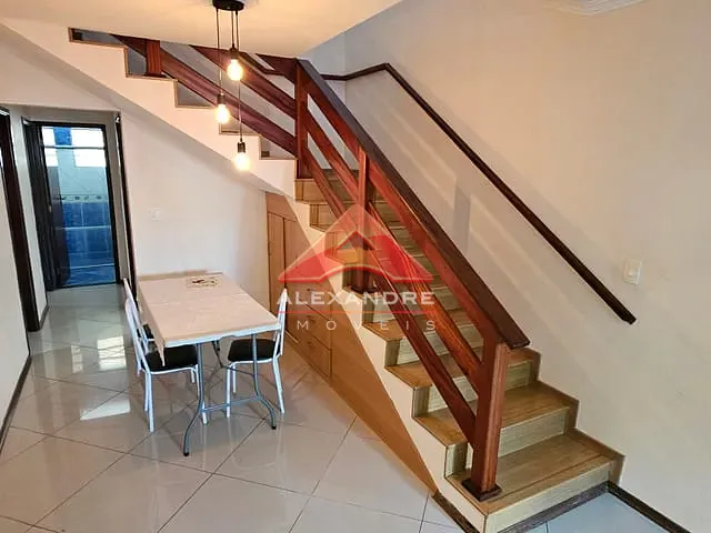 Casa com 180m² 6 quartos e 2 banheiros, à venda, no bairro Jardim das Flores em São José dos Campos