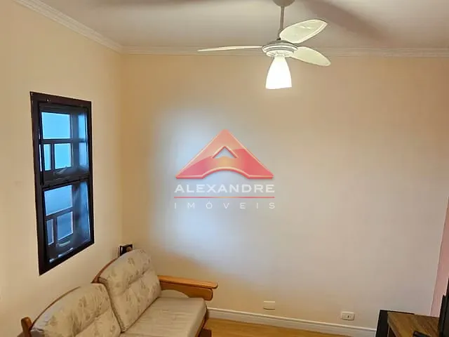 Casa com 180m² 6 quartos e 2 banheiros, à venda, no bairro Jardim das Flores em São José dos Campos