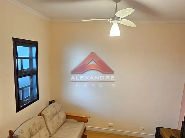 Casa com 180m² 6 quartos e 2 banheiros, à venda, no bairro Jardim das Flores em São José dos Campos