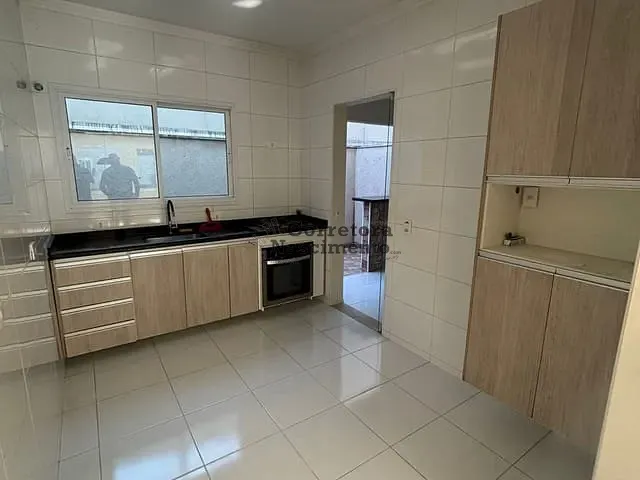 Casa com 105m² 3 quartos e 2 banheiros, à venda, no bairro Jardim Santa Maria em Jacareí