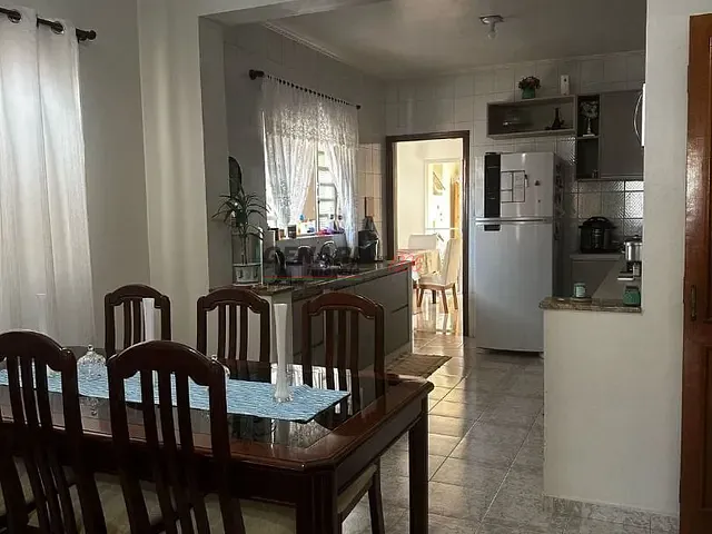 Casa com 300m² 4 quartos e 4 banheiros, à venda, no bairro Vila Suiça em Indaiatuba