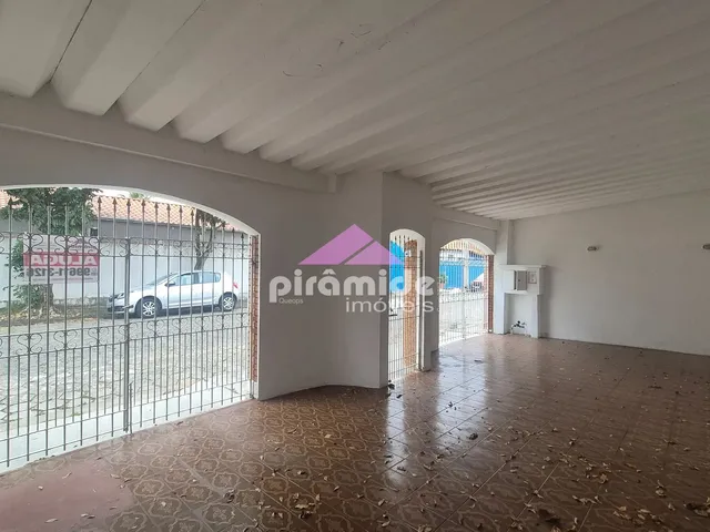 Casa com 250m² 3 quartos e 2 banheiros, para alugar, no bairro Conjunto Residencial Vale dos Pinheiros em São José Dos Campos