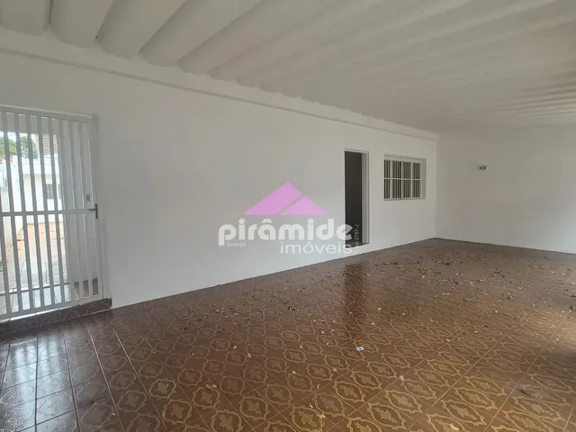Casa com 250m² 3 quartos e 2 banheiros, para alugar, no bairro Conjunto Residencial Vale dos Pinheiros em São José Dos Campos