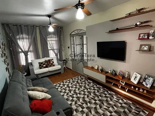 Casa com 225m² 4 quartos e 2 banheiros, à venda, no bairro Jardim Nova Esperança em Jacareí