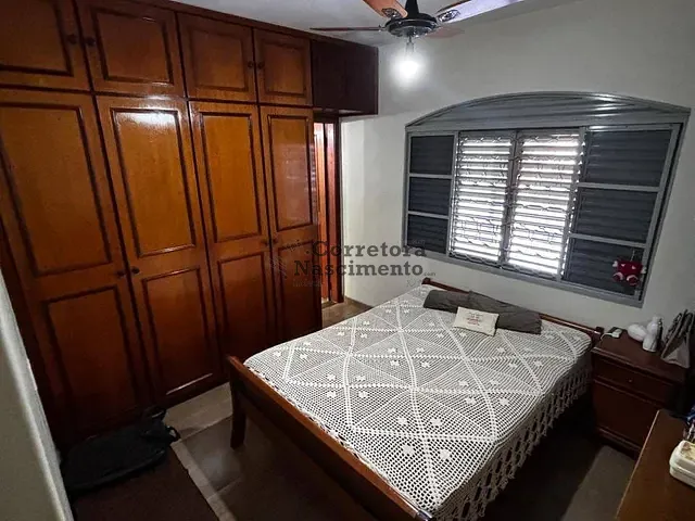 Casa com 225m² 4 quartos e 2 banheiros, à venda, no bairro Jardim Nova Esperança em Jacareí