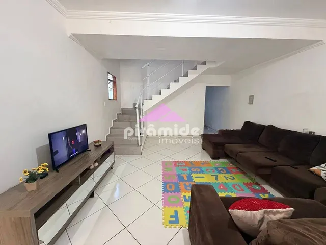 Casa com 125m² 3 quartos e 2 banheiros, à venda, no bairro Jardim Nova Flórida em São José Dos Campos