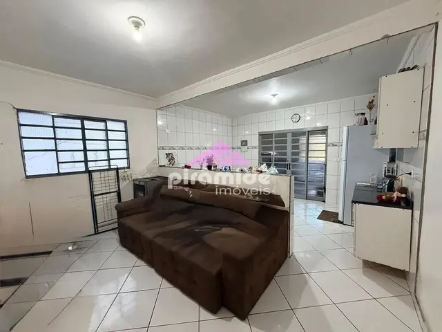 Casa com 125m² 3 quartos e 2 banheiros, à venda, no bairro Jardim Nova Flórida em São José Dos Campos
