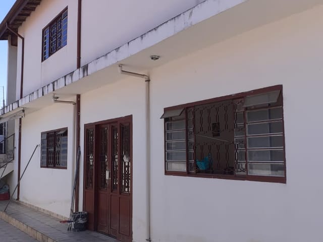 Casa com 430m² 5 quartos e 4 banheiros, à venda, no bairro Nossa Senhora do Perpétuo Socorro em Pindamonhangaba