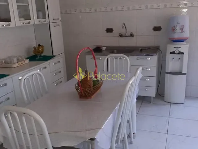 Casa com 430m² 5 quartos e 4 banheiros, à venda, no bairro Nossa Senhora do Perpétuo Socorro em Pindamonhangaba