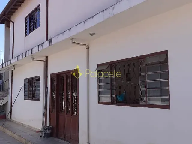 Casa com 430m² 5 quartos e 4 banheiros, à venda, no bairro Nossa Senhora do Perpétuo Socorro em Pindamonhangaba