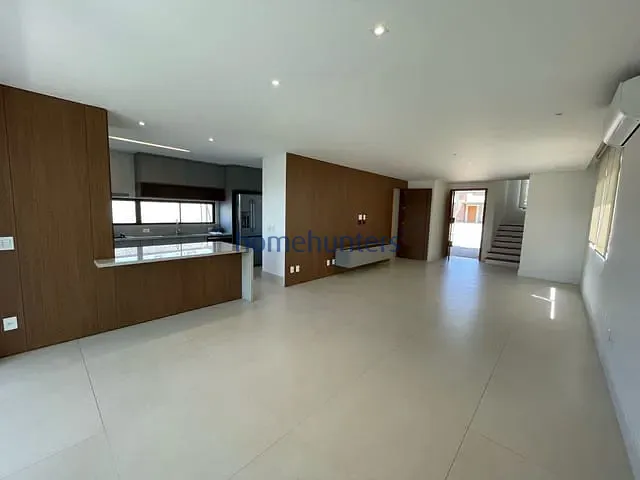 Casa 3 quartos e 5 banheiros, à venda, no bairro Sousas em Campinas