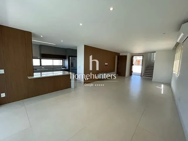 Casa 3 quartos e 5 banheiros, à venda, no bairro Sousas em Campinas