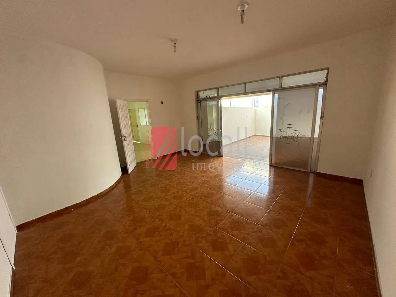 Casa com 1 quarto para aluguel, 251m² — foto 1 de 23