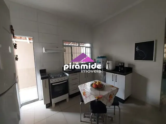 Casa com 150m² 3 quartos e 1 banheiro, à venda, no bairro Parque Industrial em São José dos Campos