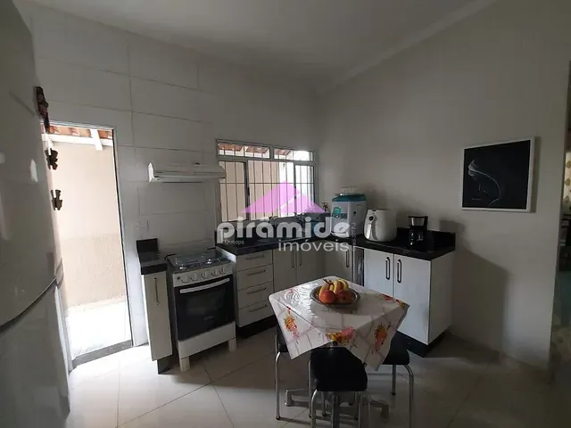 Casa com 150m² 3 quartos e 1 banheiro, à venda, no bairro Parque Industrial em São José dos Campos